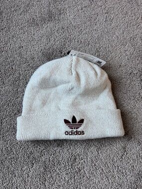NWT Cream Maroon Adidas Trefoil Beanie SIZE OS